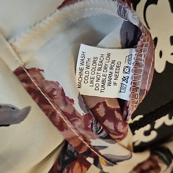 Live 4 Truth Flare Bell Sleeve Top - Picture 10 of 12